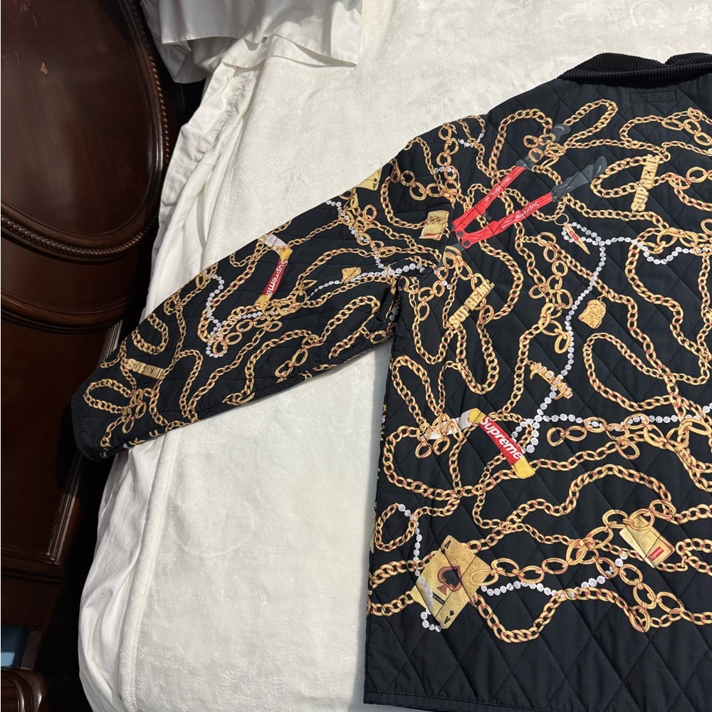 Supreme - Picture 8 of 10